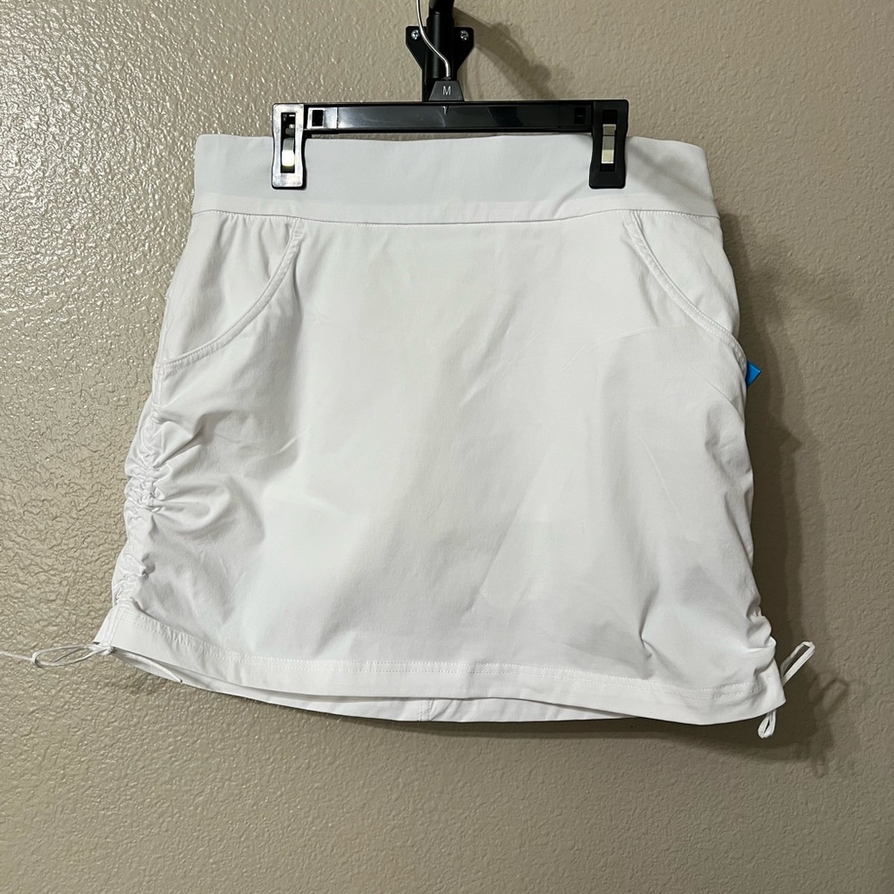 NWT Columbia Women's Marina Bay
Skort White, Size Med.